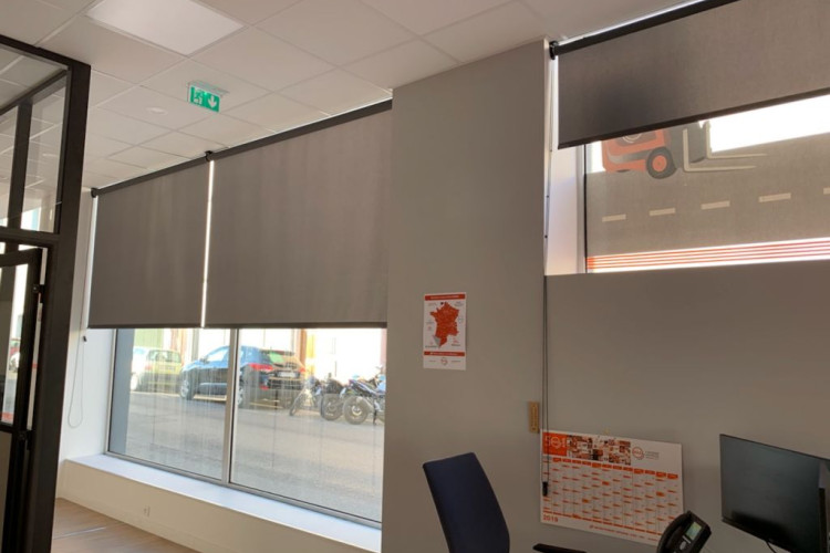 Stores intérieurs enrouleurs sur mesure