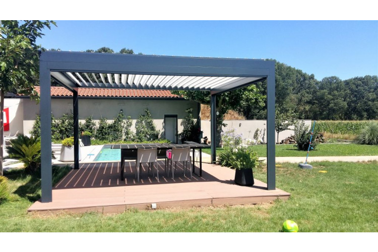 Pergola bioclimatique à lames orientables 