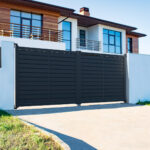 Portail battant sur mesure gris